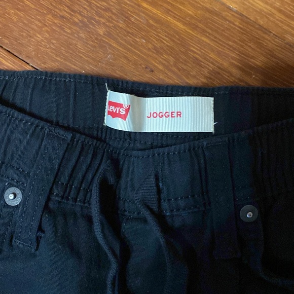 Levi’s Jogger Jeans - Picture 2 of 7